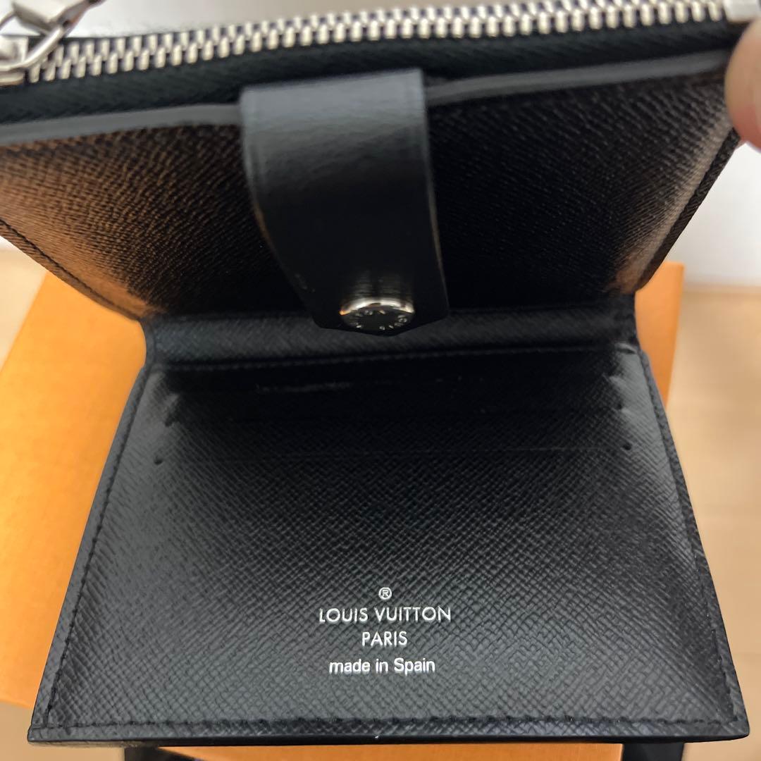 美品ルイヴィトン ミュルティ・ポルトカルト N60451 ダミエ　コンパクト財布