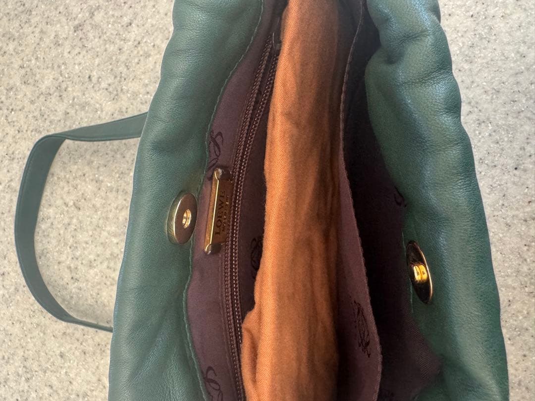 ダークグリーン ショルダーバッグ フラップ付き