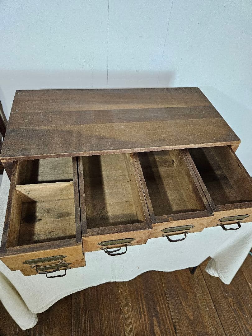 アンティーク 古い木の小引出し 8杯 カードケース 名刺入れ 無垢材 小物入れ