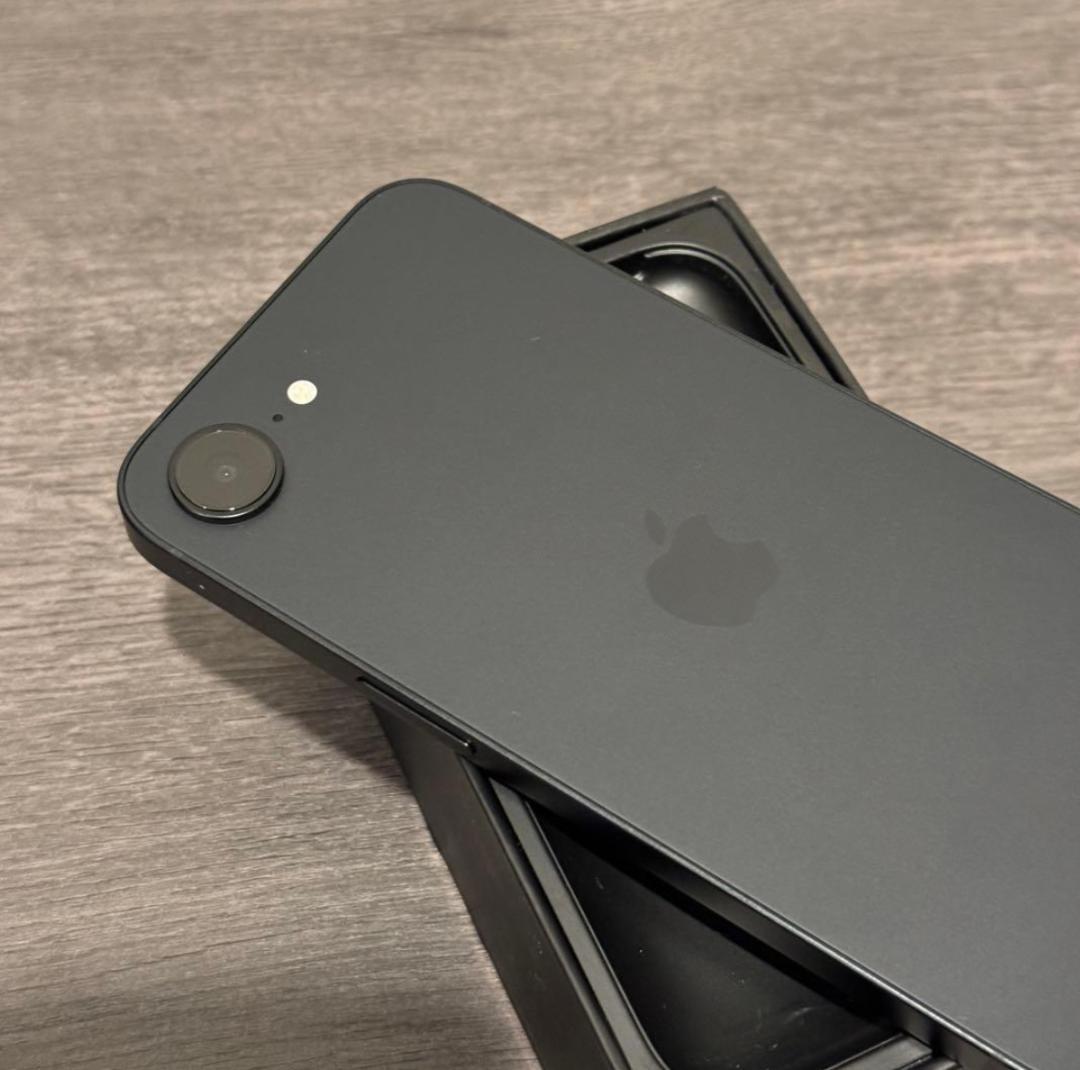 【バッテリー100％【新品同様】iPhone 16e｜128GB｜SIMフリー