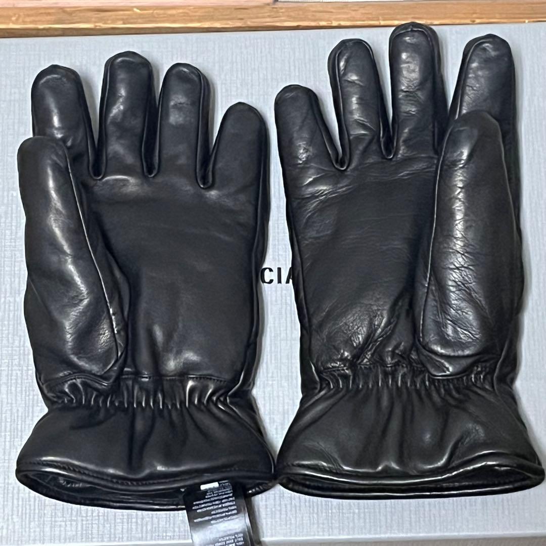 PRADAプラダトライアングルロゴ 三角プレート　ラムレザーグローブ手袋81/2