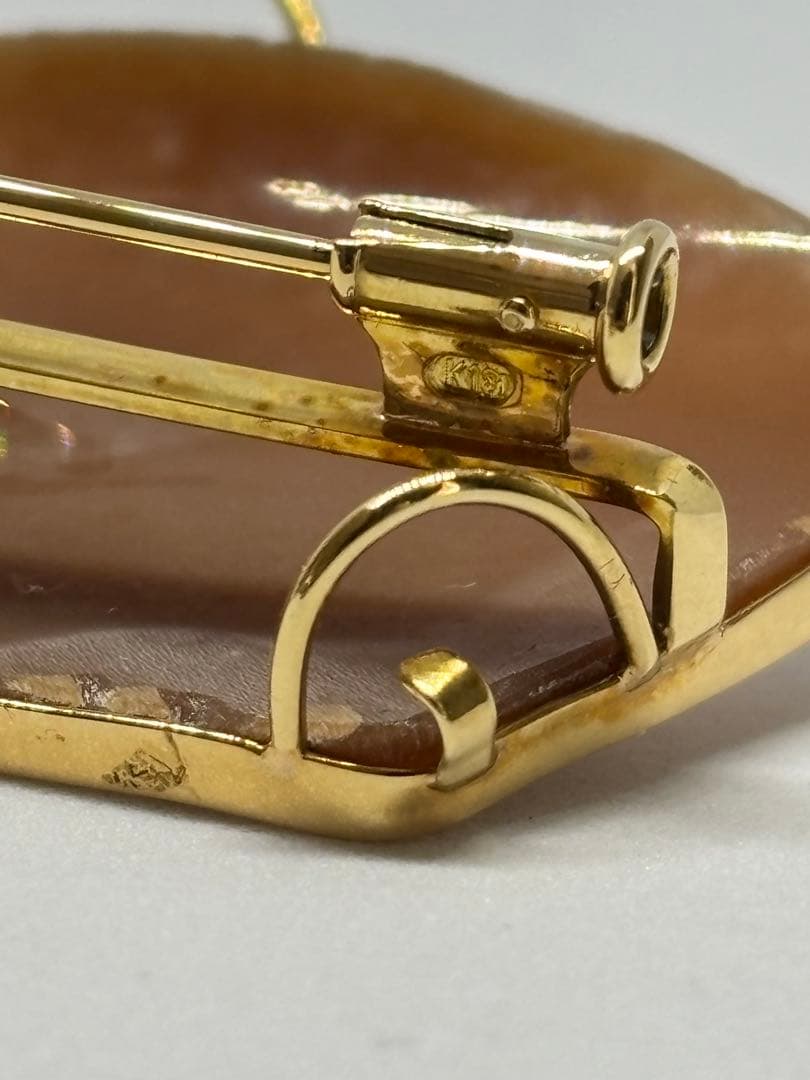 K18 カメオ 女性の顔と花 ブローチ 750 浮き彫り 総重量約9.9g