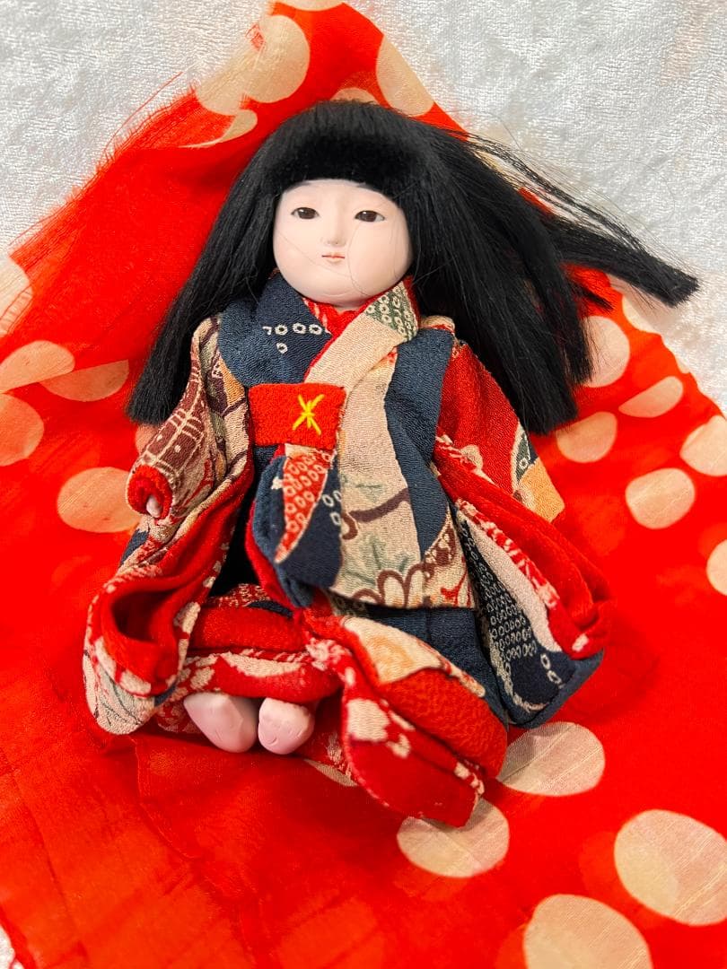 人形　日本人形　女の子　ちりめんの着物付き W6×D3×H15㎝