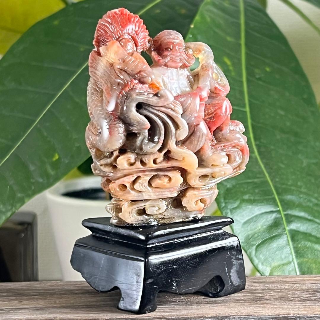 【巴林石】鶏血石龍と仙人像　巴林鶏血石