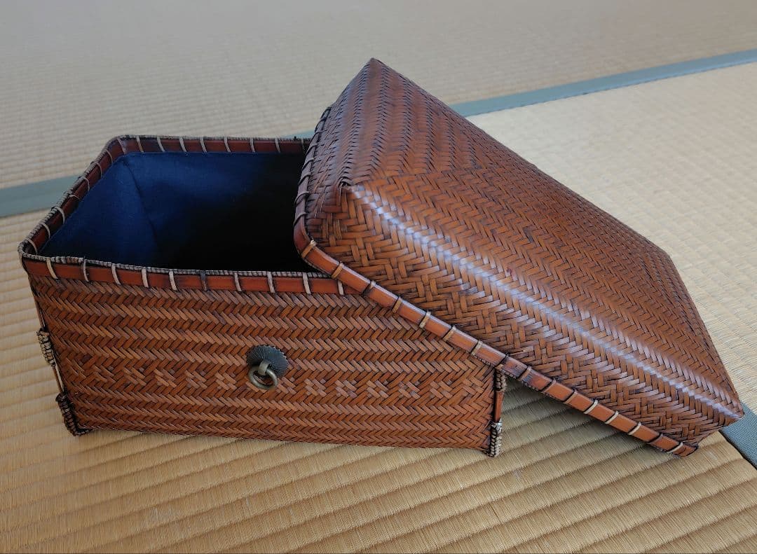 茶籠 茶箱 茶道具 正絹へだて付き（ご希望の方に真田紐お付けします）