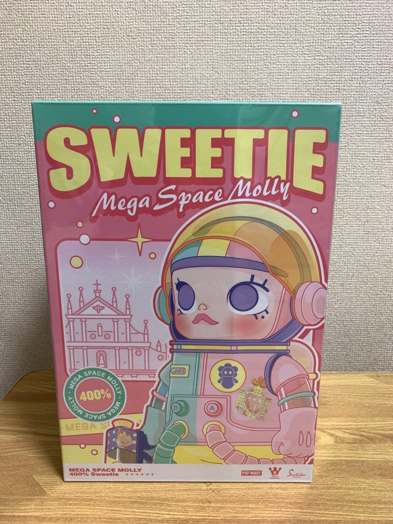 ポップマート MEGA SPACE MOLLY 400% SWEETIE