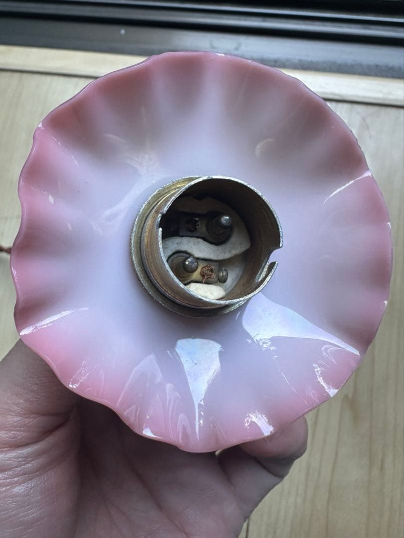 ひーこページになります＊ オパリンローズの小さな可愛らしいアトリエランプ＊