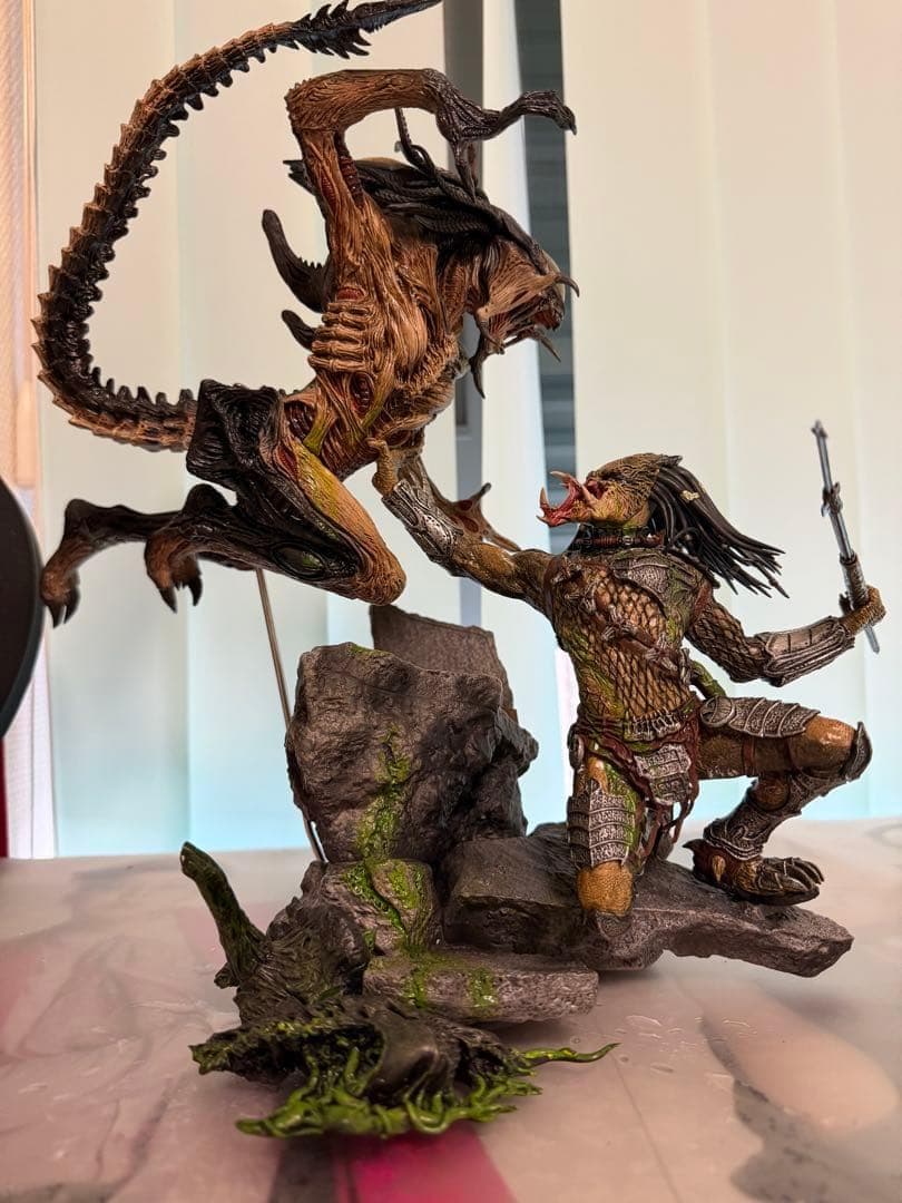 #1184 ホットトイズ　プレデリアン　ウルフ　プレデター