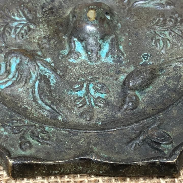 青銅鏡　春秋戦国　瑞花双鳳双鳥　八稜鏡 時代物 遺跡発掘品　古鏡　副葬品