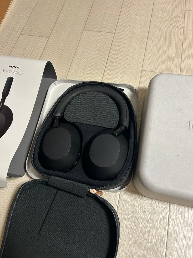 SONY WH-1000XM5 箱ケース付属