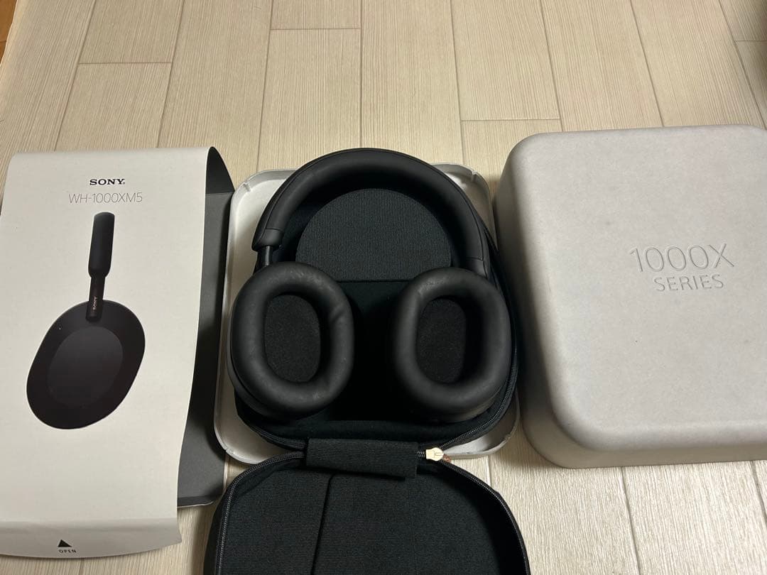 SONY WH-1000XM5 箱ケース付属