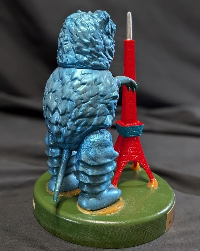 東京タワーガラモン青「ウルトラQ」登場怪獣（Ｍ１号）台座付ソフビフィギュア非売品