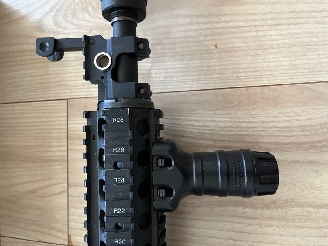 東京マルイ CQB-R M4 カスタム＋充電器＋専用バッテリー付き