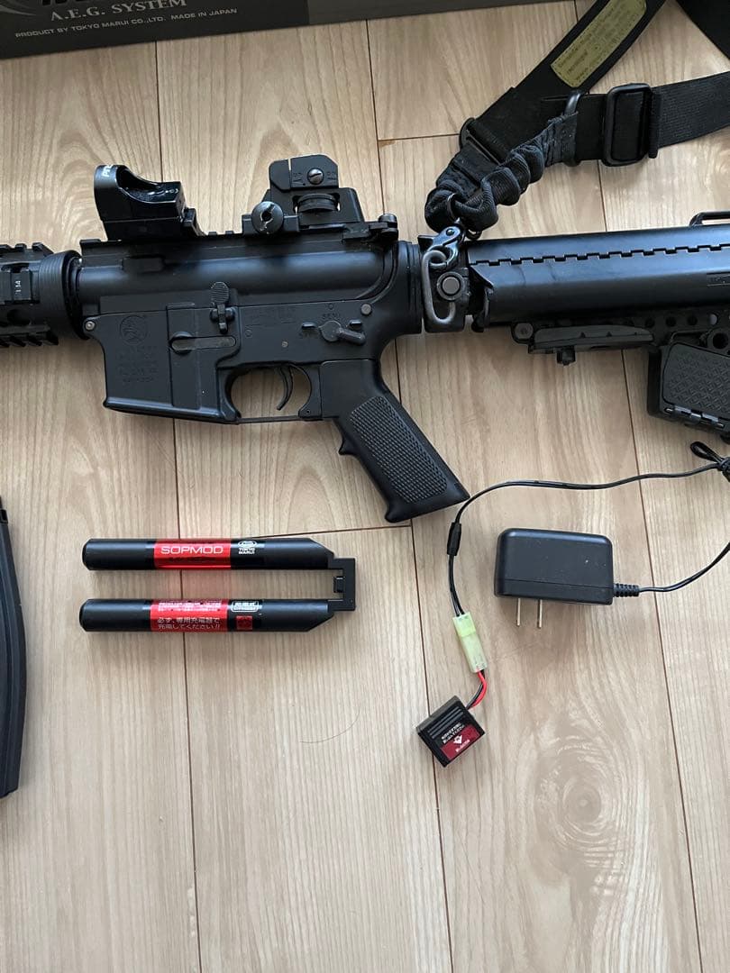 東京マルイ CQB-R M4 カスタム＋充電器＋専用バッテリー付き