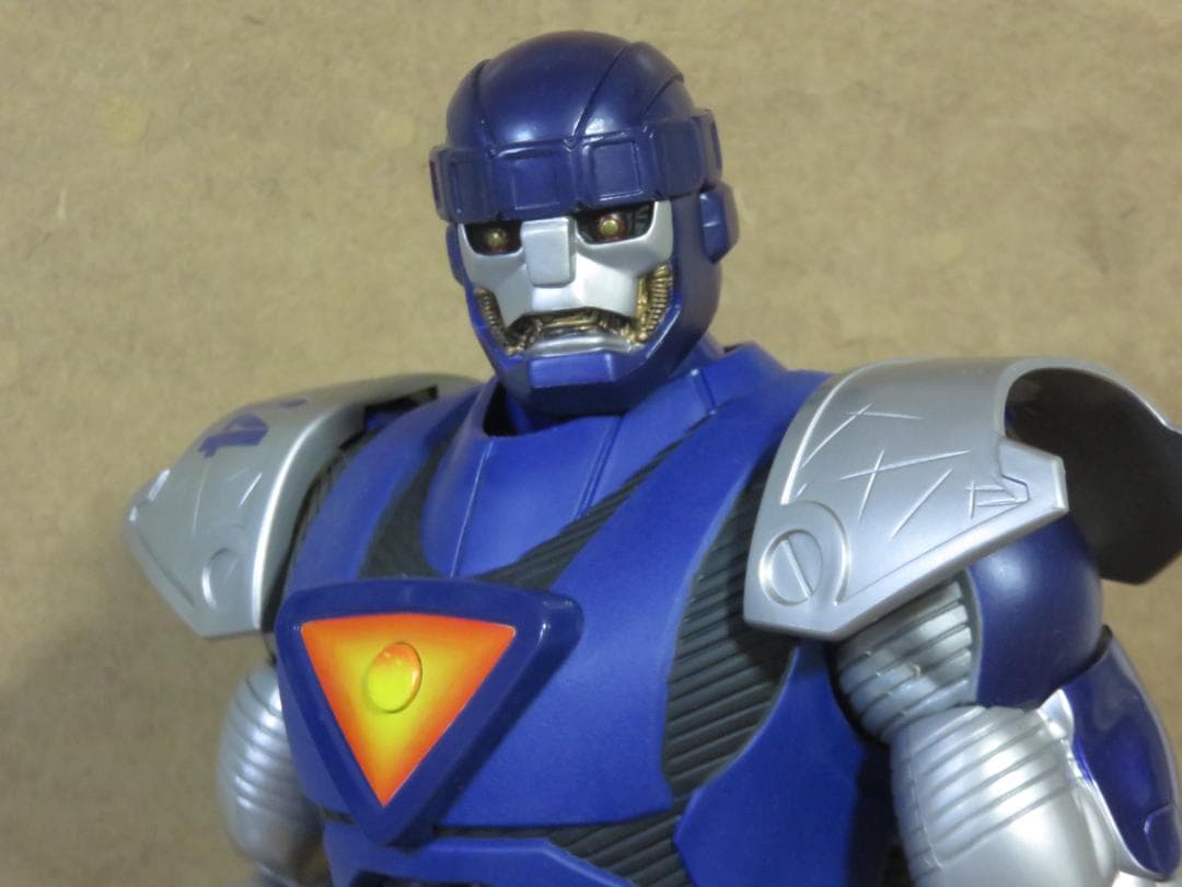 ふ*み様 中古品　X-MENウルヴァリン マーベルユニバース　センチネル　全高４