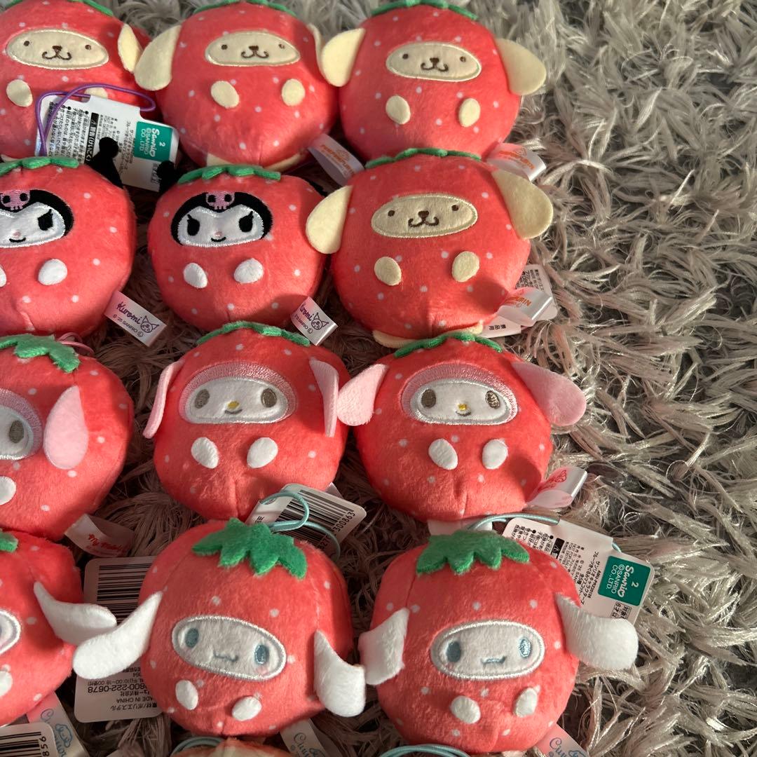 まとめ売り サンリオ フルーツきぐるみマスコット いちご キウイ パイン　35点