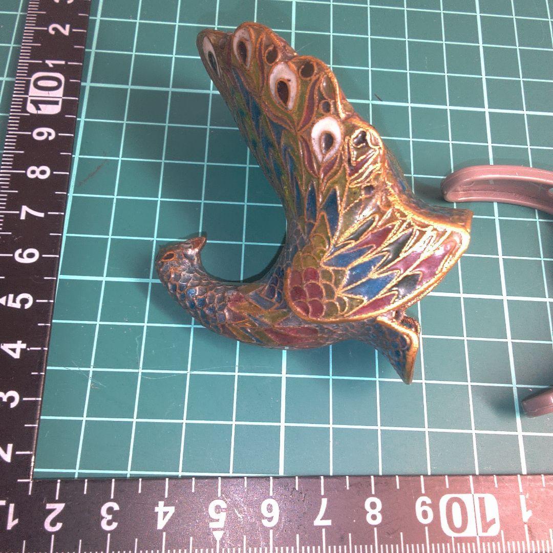 小物１ 七宝？ 孔雀デザインの金属製置物 つのがありません