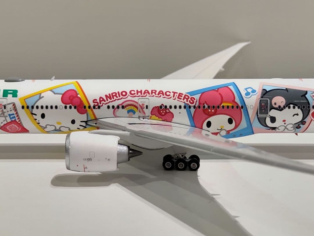 エバー航空　B777-300 ハローキティ