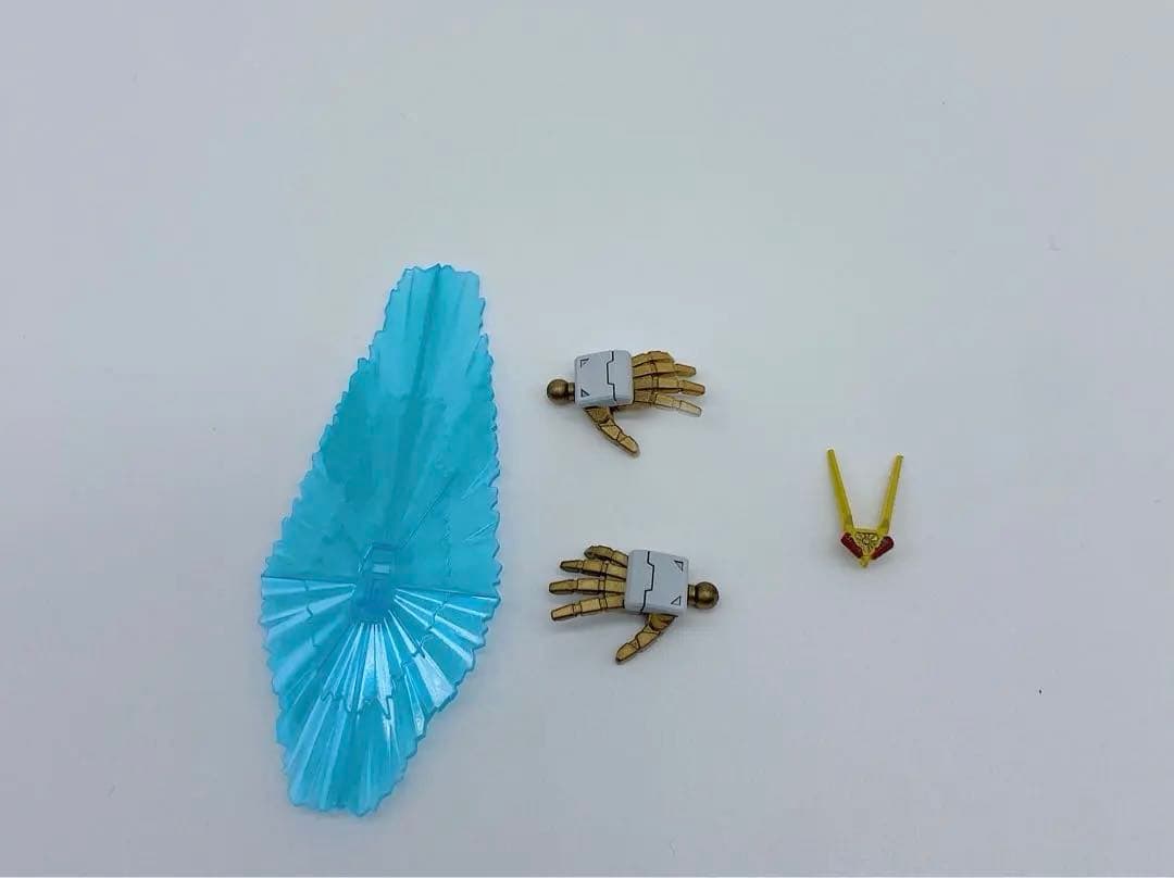 HGマイティーストライクフリーダムガンダム　全塗装　完成品　スタンド付き