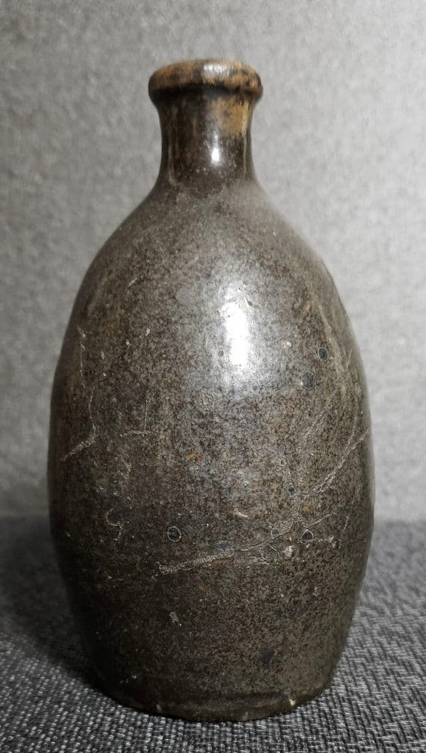 朝鮮古美術　韓国古陶磁器　李氏朝鮮時代　李朝　黒高麗　黒釉　褐釉　砂高台　徳利