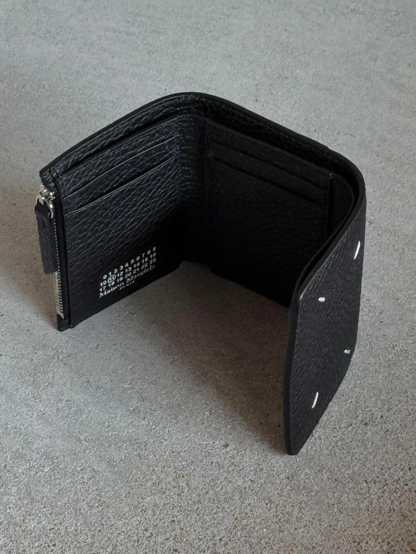 大人気商品 マルジェラ 三つ折り財布 グレインレザー 男女兼用