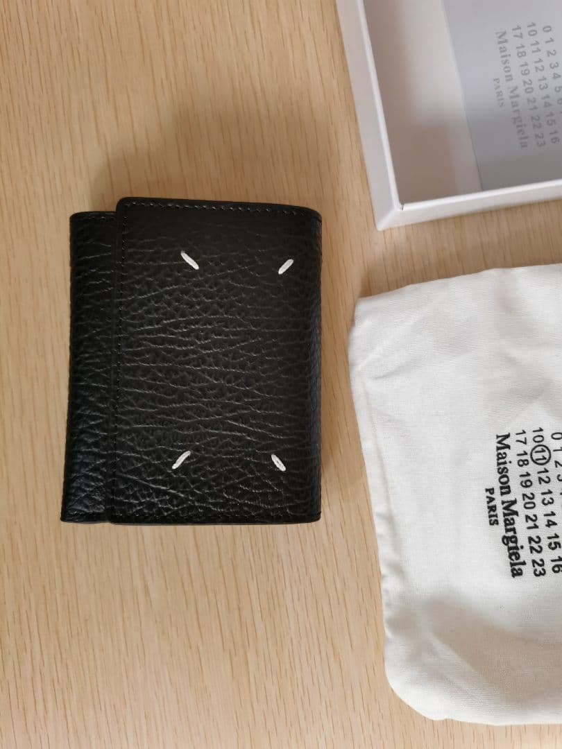 大人気商品 マルジェラ 三つ折り財布 グレインレザー 男女兼用