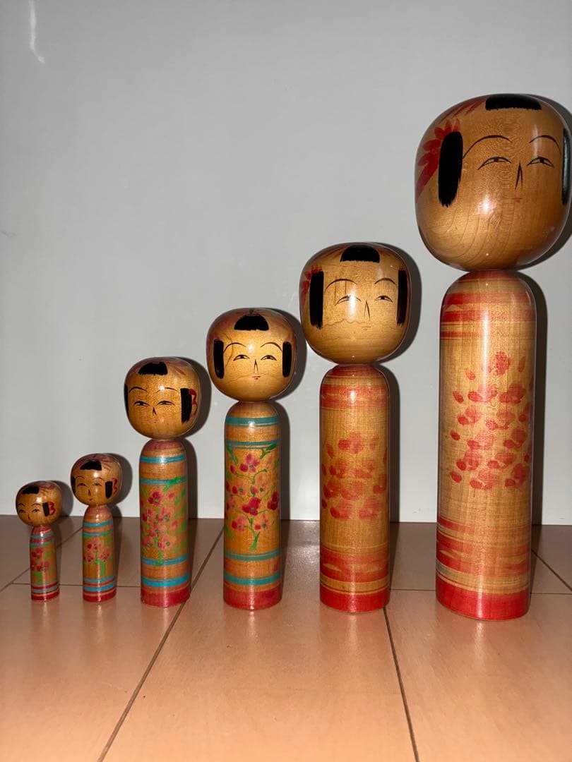 伝統的なこけし人形 6体セット