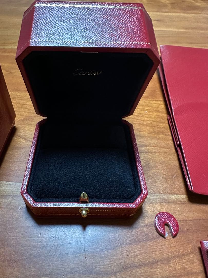 カルティエ空き箱(ジュエリーボックス(リング、ピアス用)、外箱、紙袋のセット)