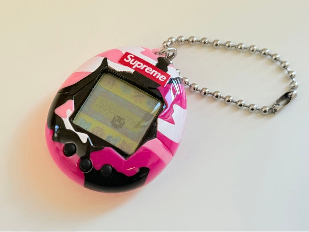 supreme たまごっち　ピンク