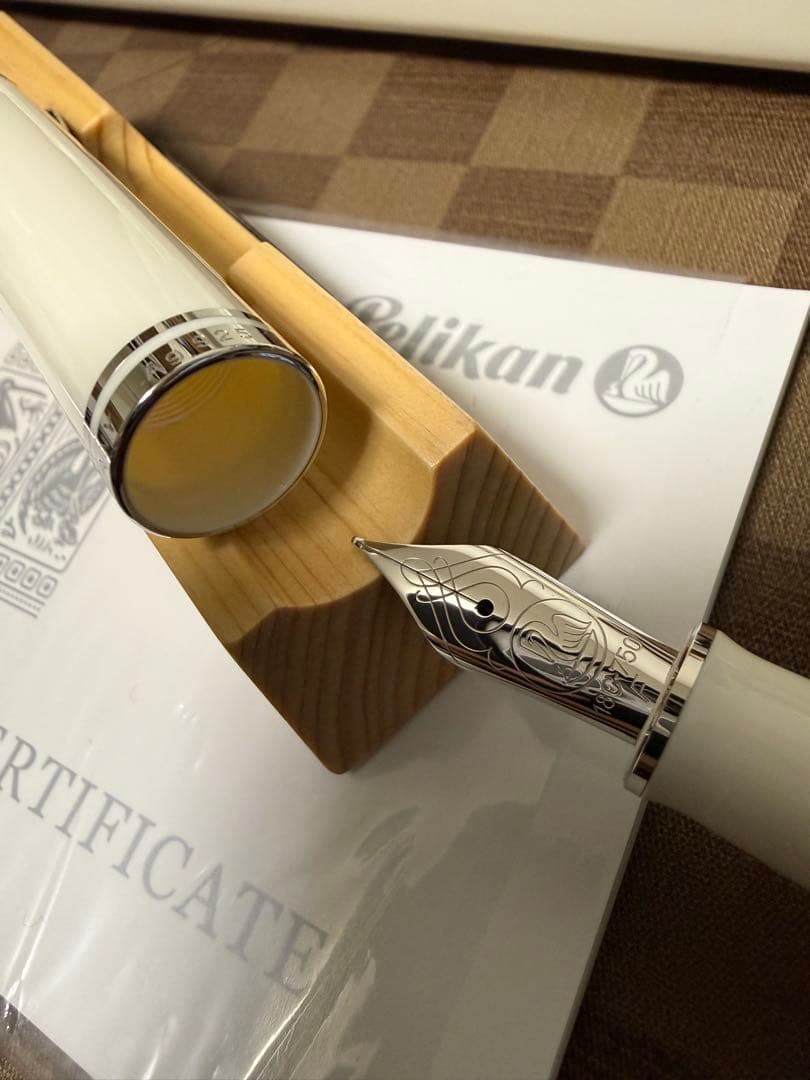 ペリカン万年筆M910（M800サイズ)白い