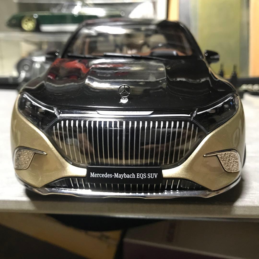 Mercedes-Maybach EQS SUV ミニカー 黒と金カスタム