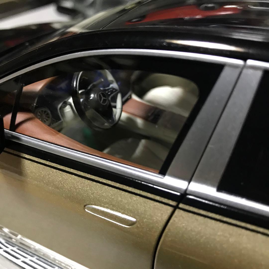 Mercedes-Maybach EQS SUV ミニカー 黒と金カスタム
