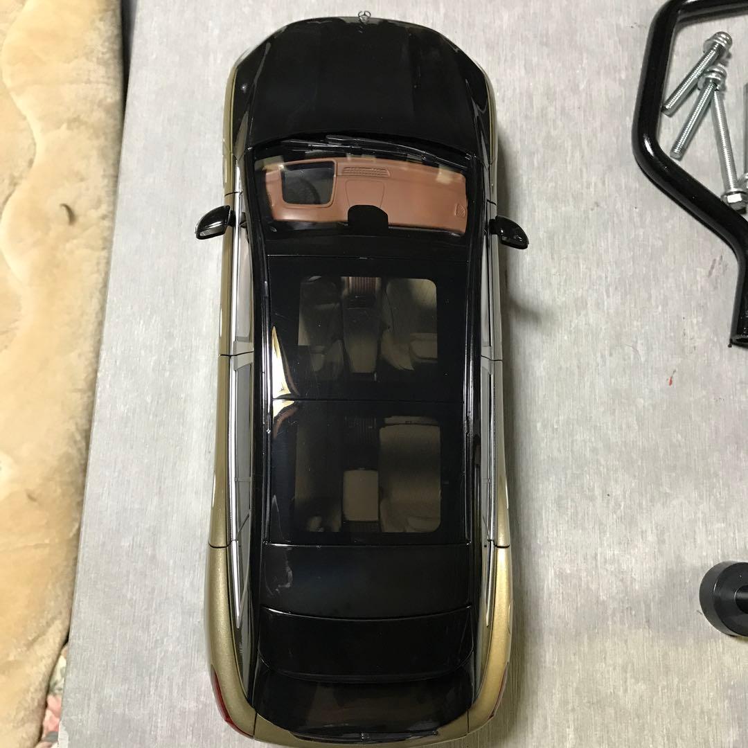Mercedes-Maybach EQS SUV ミニカー 黒と金カスタム