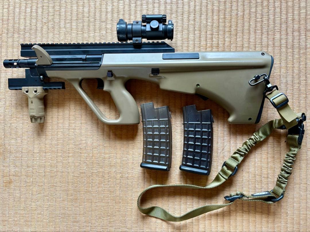 B*K様 早い者勝ち　東京マルイ　ステアーAUG ドットサイト スリング付　最終