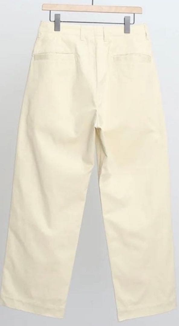 ユニバーサルプロダクツ　NO TUCK CHINO TROUSERS サイズ2