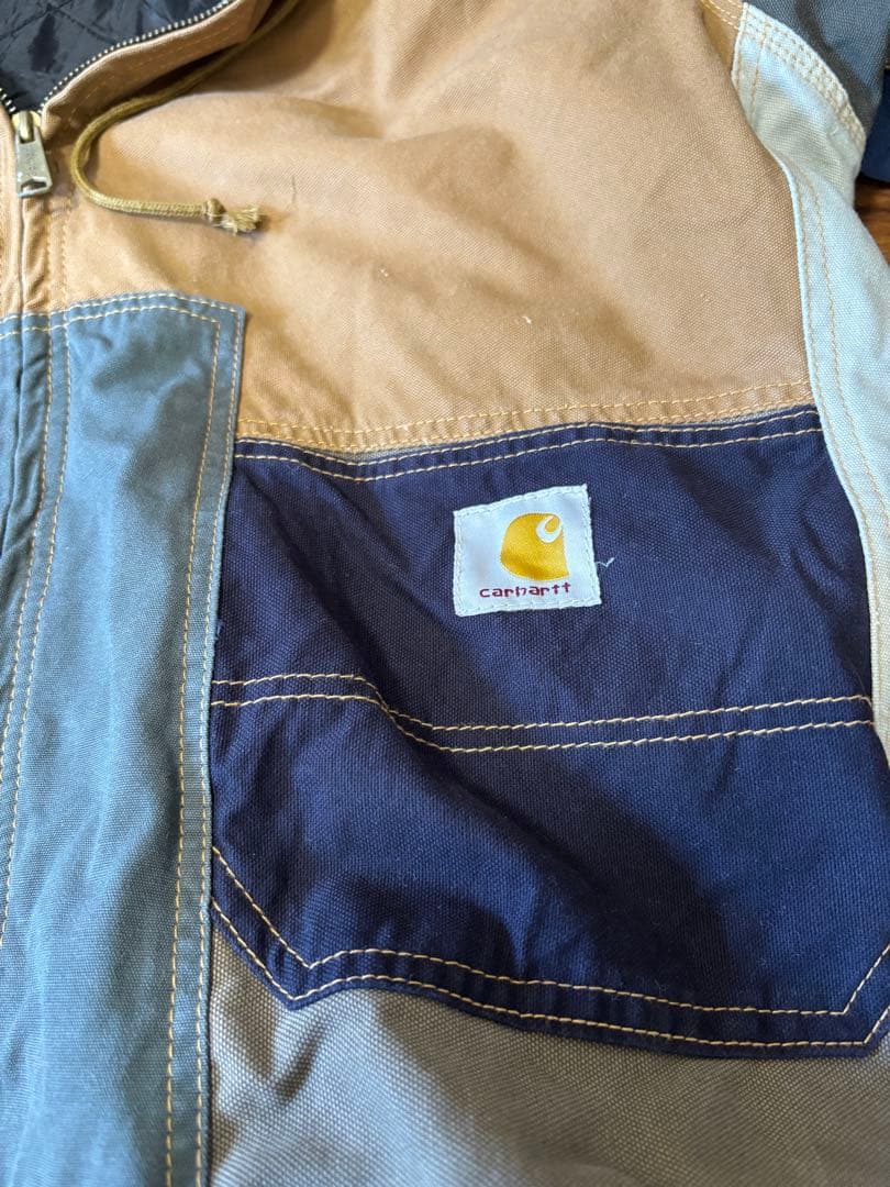 【新年特価】Carhartt パッチワーク フード付きアクティブジャケット