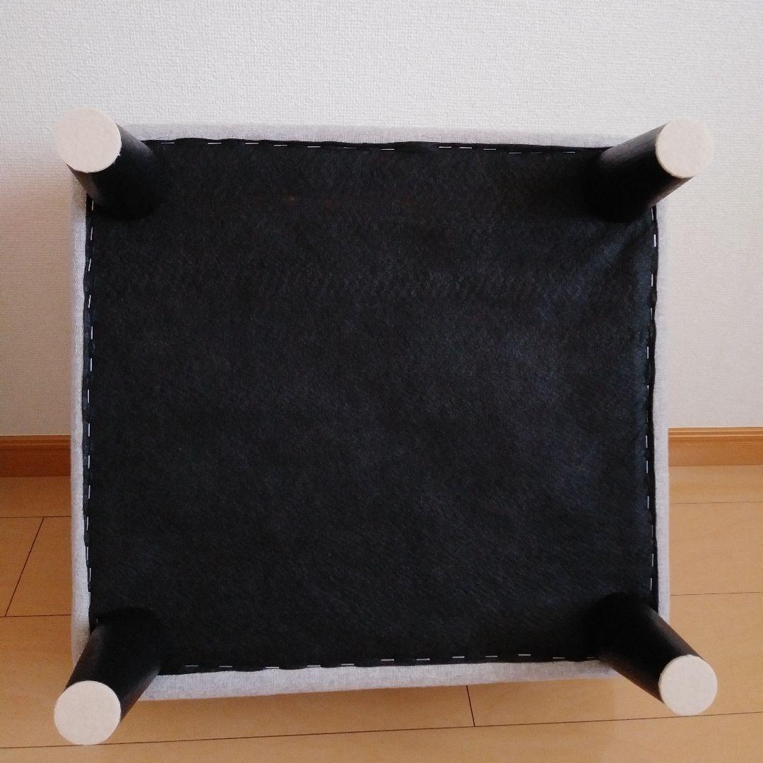 極美品　2つあります。グレーベージュファブリックオットマン 脚取り外し可能