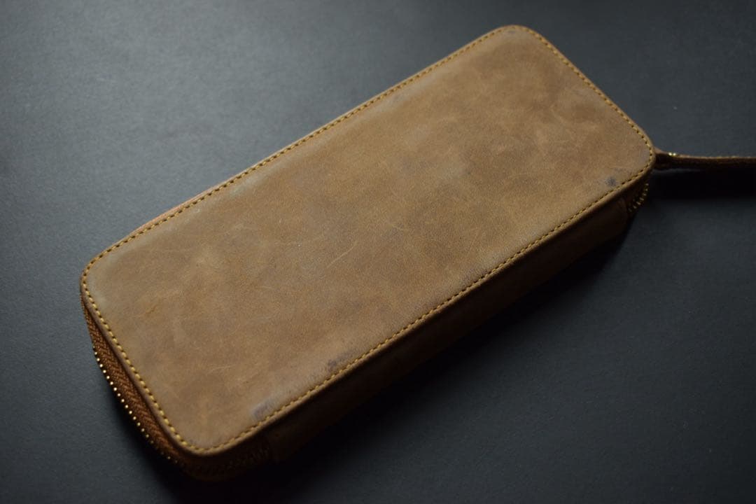 バハギア ラウンドジップ型 ペンケース クレイジーホース革 ブラウン