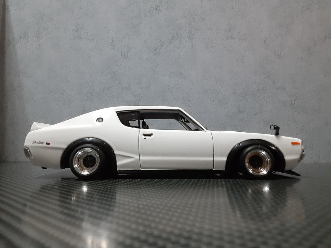 Maisto 1/24 日産 ケンメリ GT-R カスタム改 マークⅢ ガンメタ