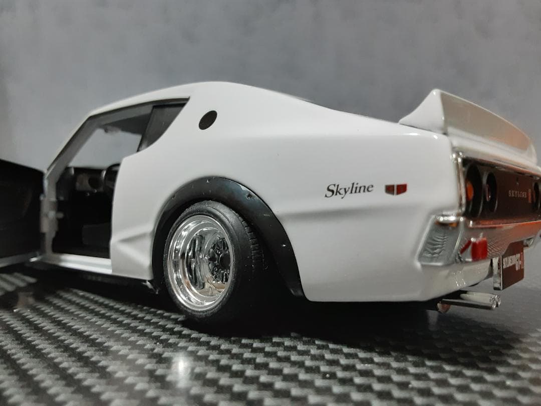 Maisto 1/24 日産 ケンメリ GT-R カスタム改 マークⅢ ガンメタ