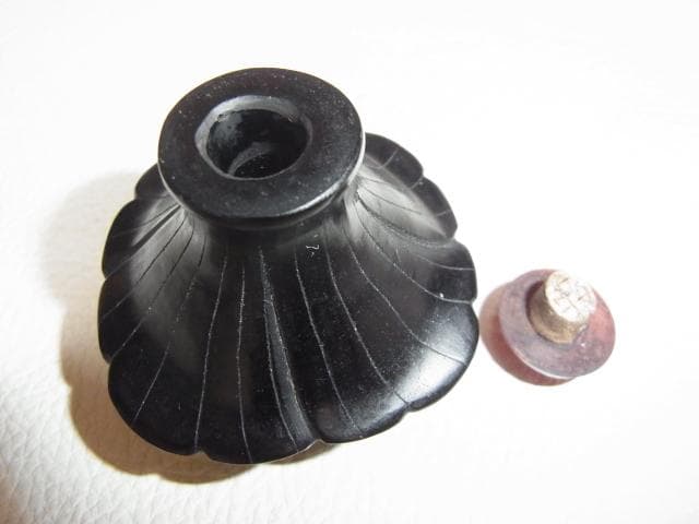 中国 清新時代（1800年頃）大変美しい◆黒い石 手彫 黒い蓮（ハス） 鼻煙壺