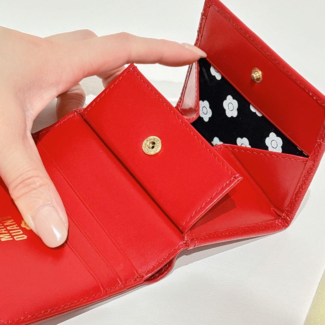 【未使用】MARY QUANT 二つ折り財布 レッド　本革 マリークワント 赤
