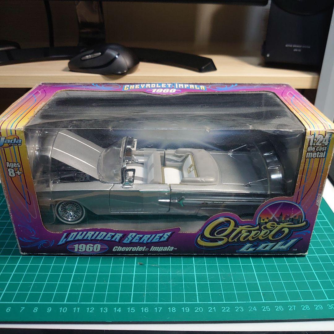 ミニカー street low 1960 chevrolet impala