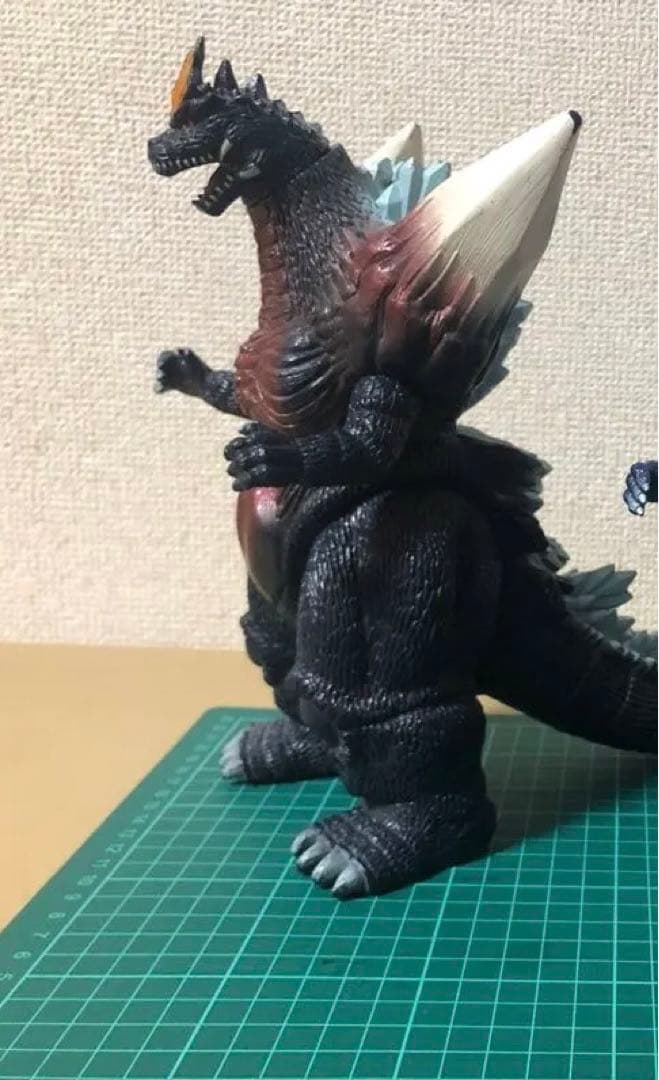 スペースゴジラ2体セット★ゴジラ歴代怪獣ボックス版　ゴジラシリーズ　色違い