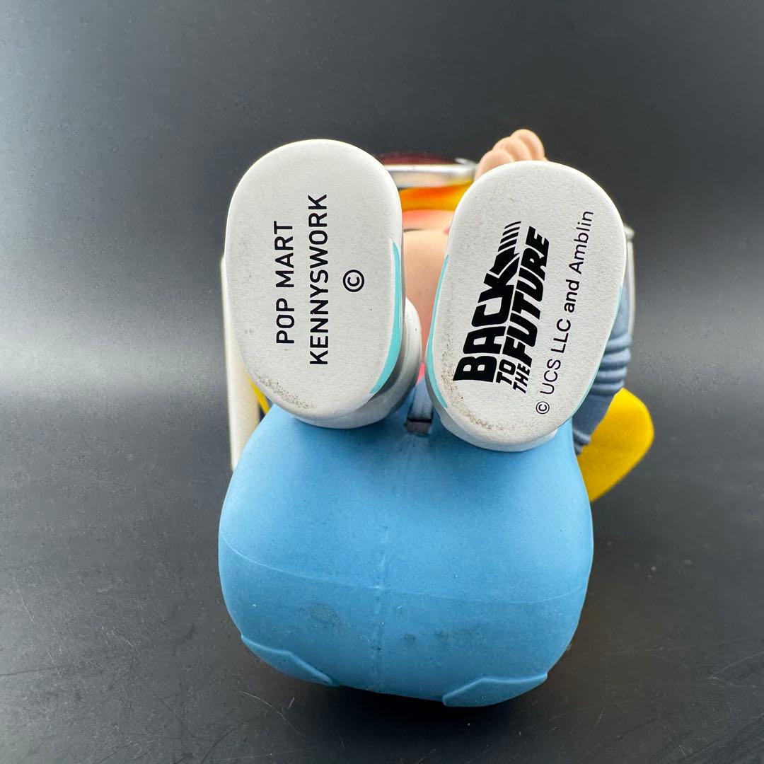 POPMART Molly Back To The future フィギュア