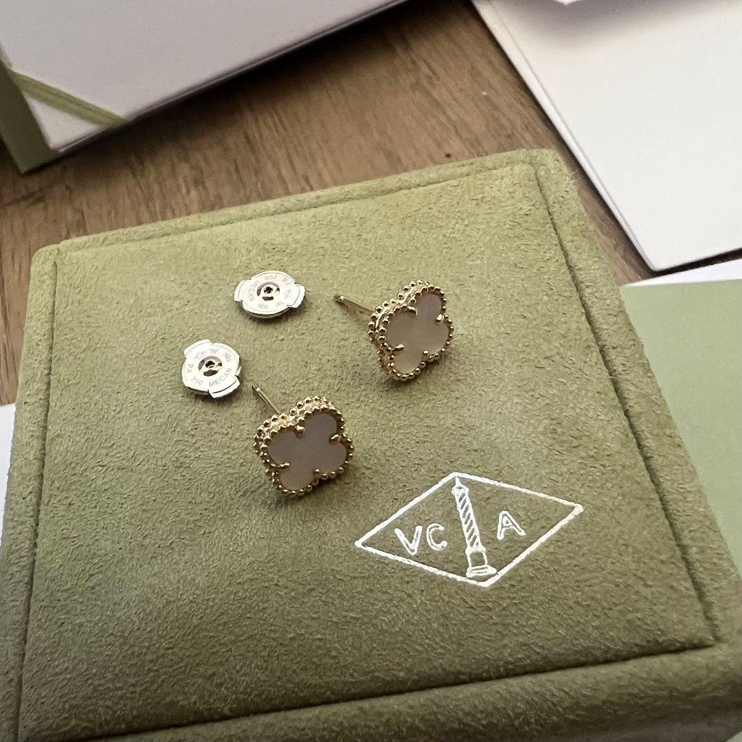 Van Cleef & Arpels スウィート アルハンブラ ピアス