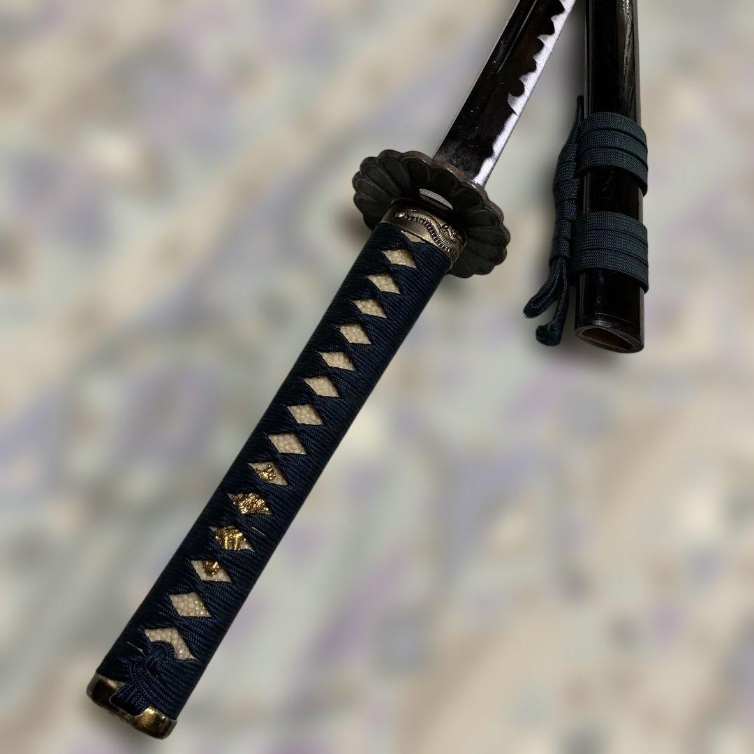 模造刀(居合刀) 紺色柄 菊彫丸鍔 黒呂鞘