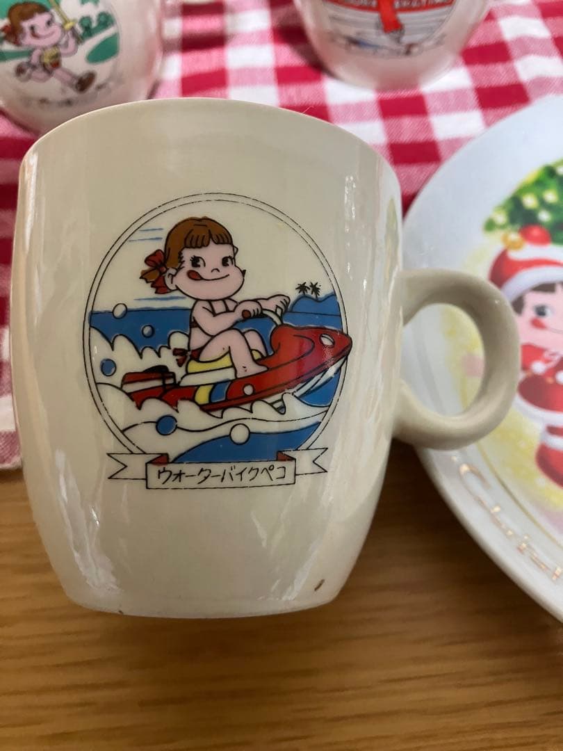 レア　昭和レトロ★ペコちゃんマグカップ5客グラス1客&クリスマスソーサー3枚