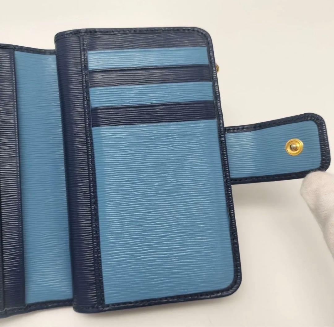 超美品　PRADA サフィアーノレザー　二つ折り財布 ブルーラウンドファスナー