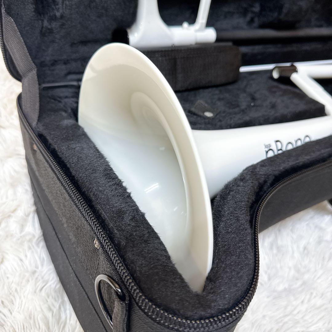 Jiggs pBone ホワイトトロンボーン プラスチック製 セミハードケース付